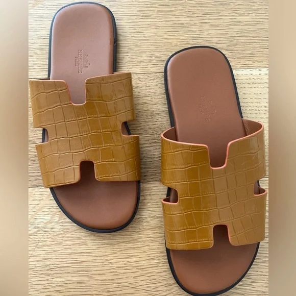 Hermes | Shoes | Like New Hermes Izmir Sandals Eu38 | Poshmark